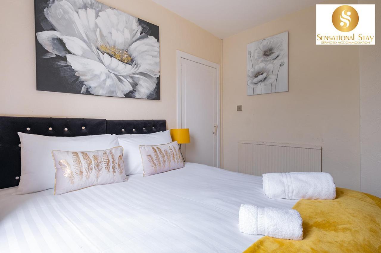 Sensational Stay: Serviced 2-Bedroom Apartment in Aberdeen Exterior photo